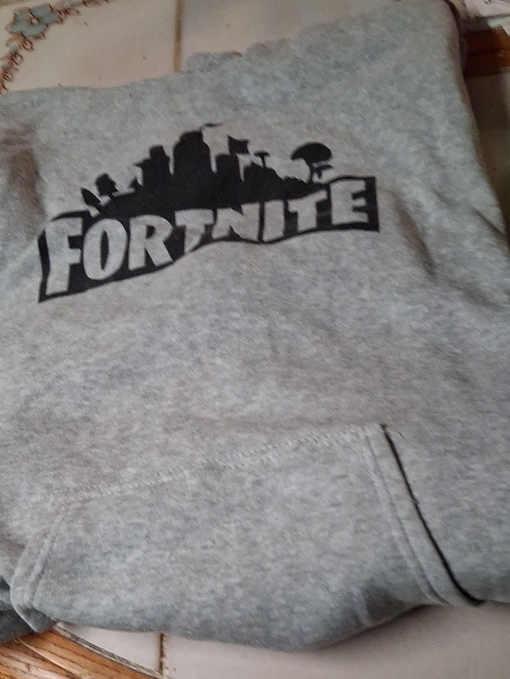 Fortnite Grey Logo Hoodie. It Says 5x. It's Really A 2x. Japanese Sizing.